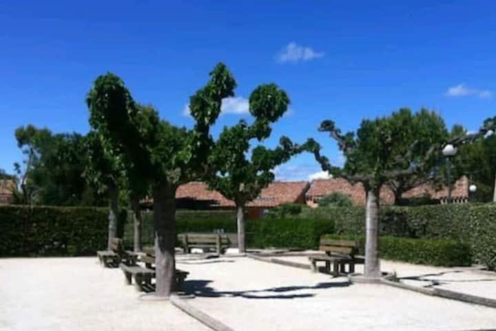 Le Jardin Des Alpilles Villa Eyguieres Exterior photo